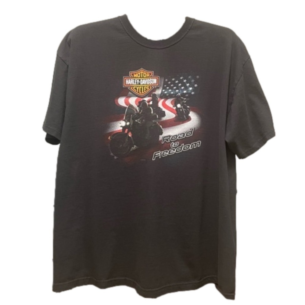 Harley Davidson Road To Freedom
Collier H-D Roanoke Rapids, N.C.
T-shirt xI